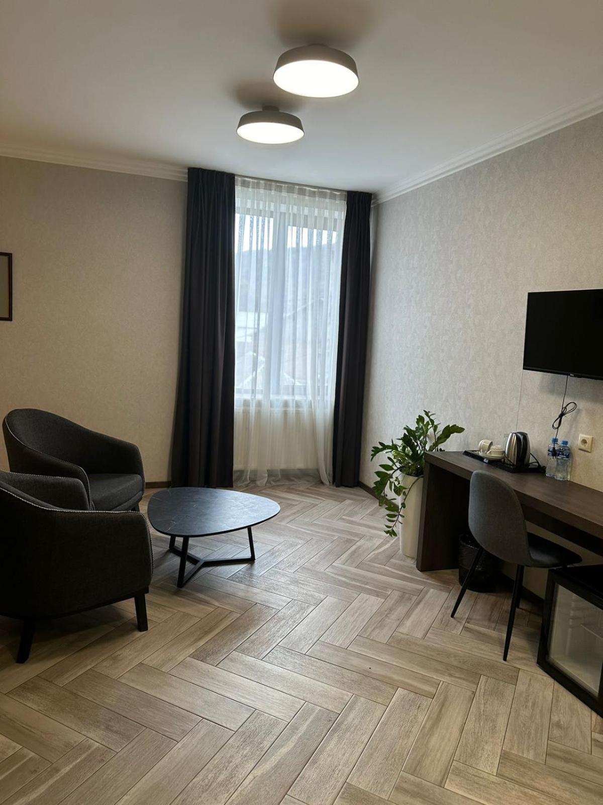 Hotel Old Wall Tbilisi Bagian luar foto