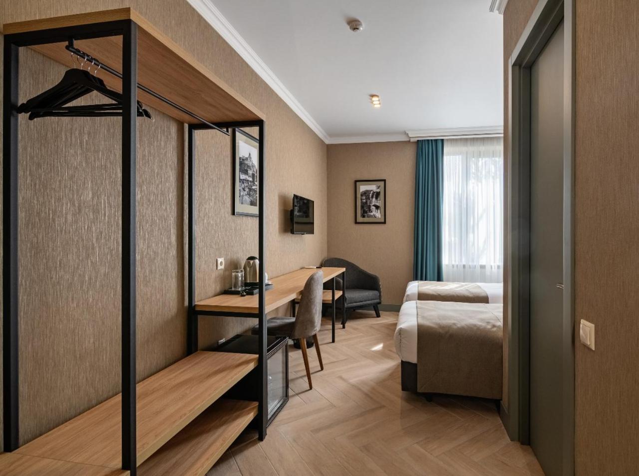 Hotel Old Wall Tbilisi Bagian luar foto